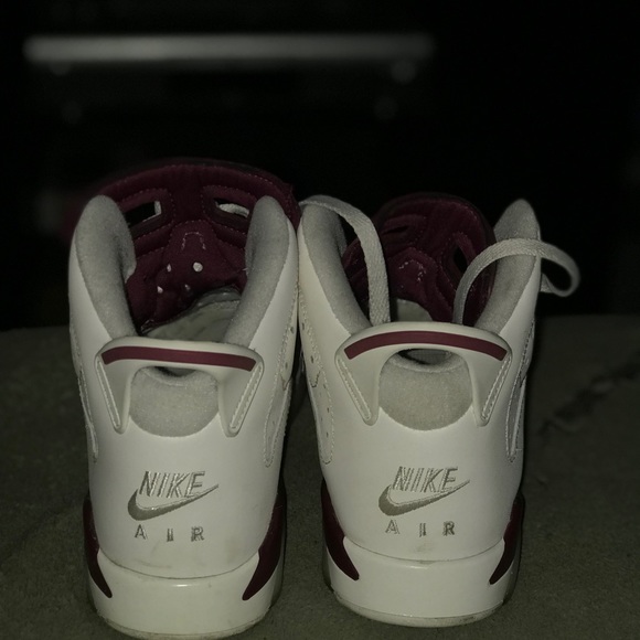 Jordan 6 Maroon